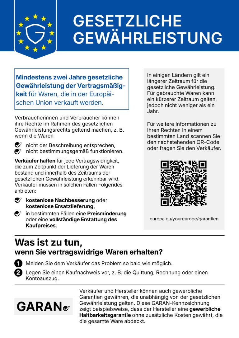 Junge Frau sitzt auf einem Hocker und freut sich, mit Auszeichnung German Design Award Gold 2024.